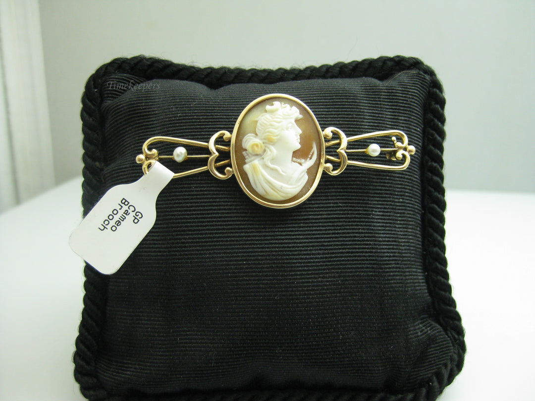 b682 Beautiful Antique Gold Filled Cameo Brooch/Pin