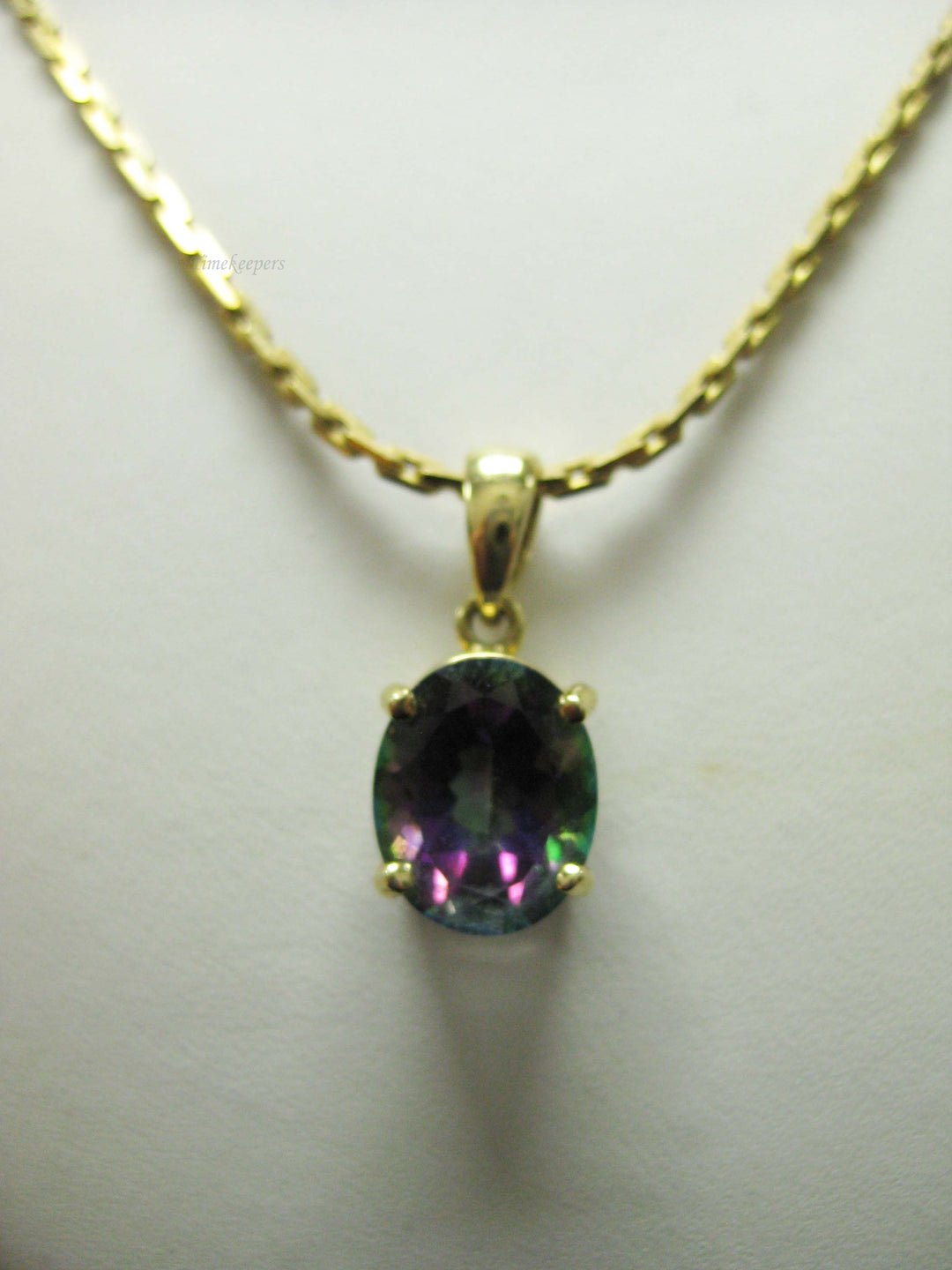b694 Beautiful 14kt Yellow Gold Cable Link Necklace with 14kt Mystic Topaz Pendant