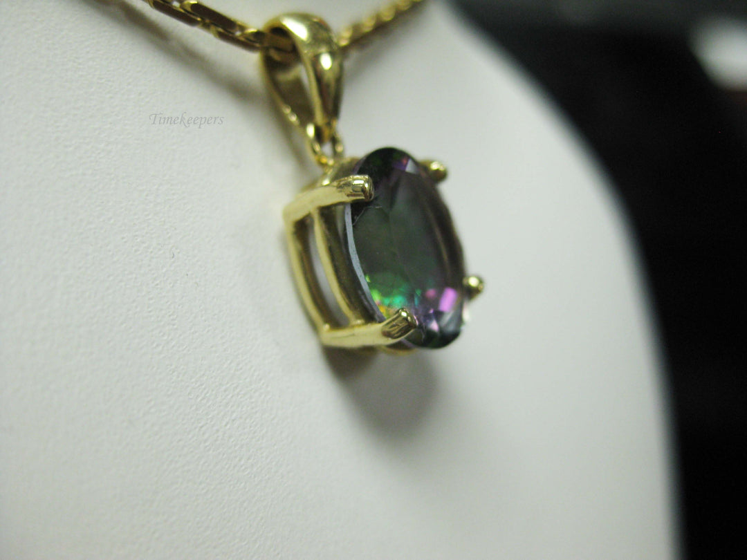 b694 Beautiful 14kt Yellow Gold Cable Link Necklace with 14kt Mystic Topaz Pendant
