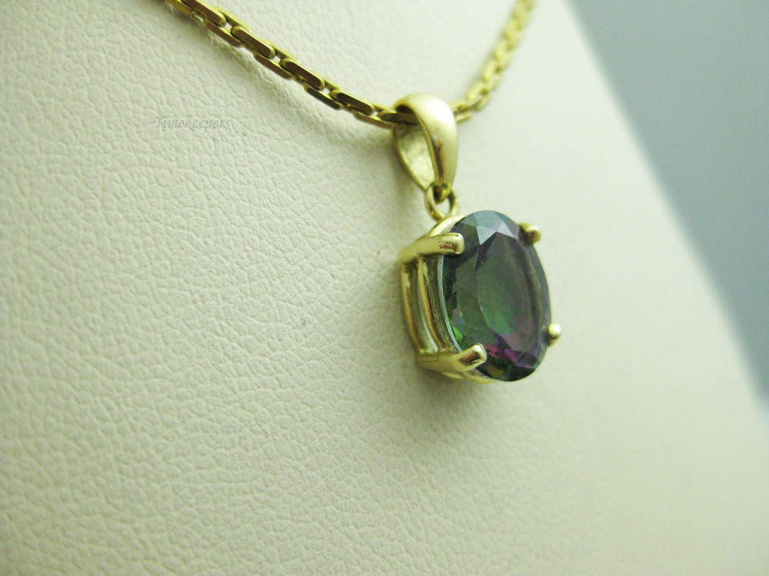 b694 Beautiful 14kt Yellow Gold Cable Link Necklace with 14kt Mystic Topaz Pendant