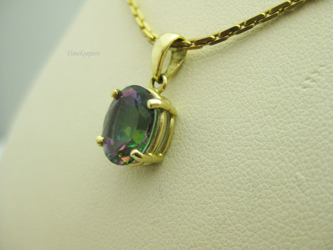 b694 Beautiful 14kt Yellow Gold Cable Link Necklace with 14kt Mystic Topaz Pendant