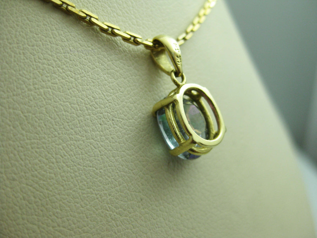 b694 Beautiful 14kt Yellow Gold Cable Link Necklace with 14kt Mystic Topaz Pendant