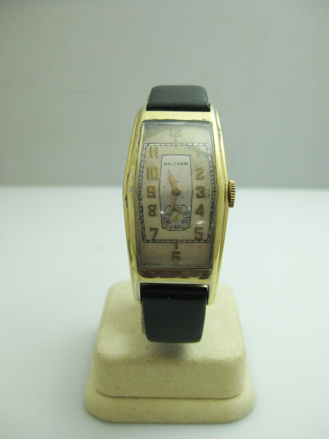 b702 Men's Vintage 10kt Gold Filled Waltham Curved Mechanical Wristwatch