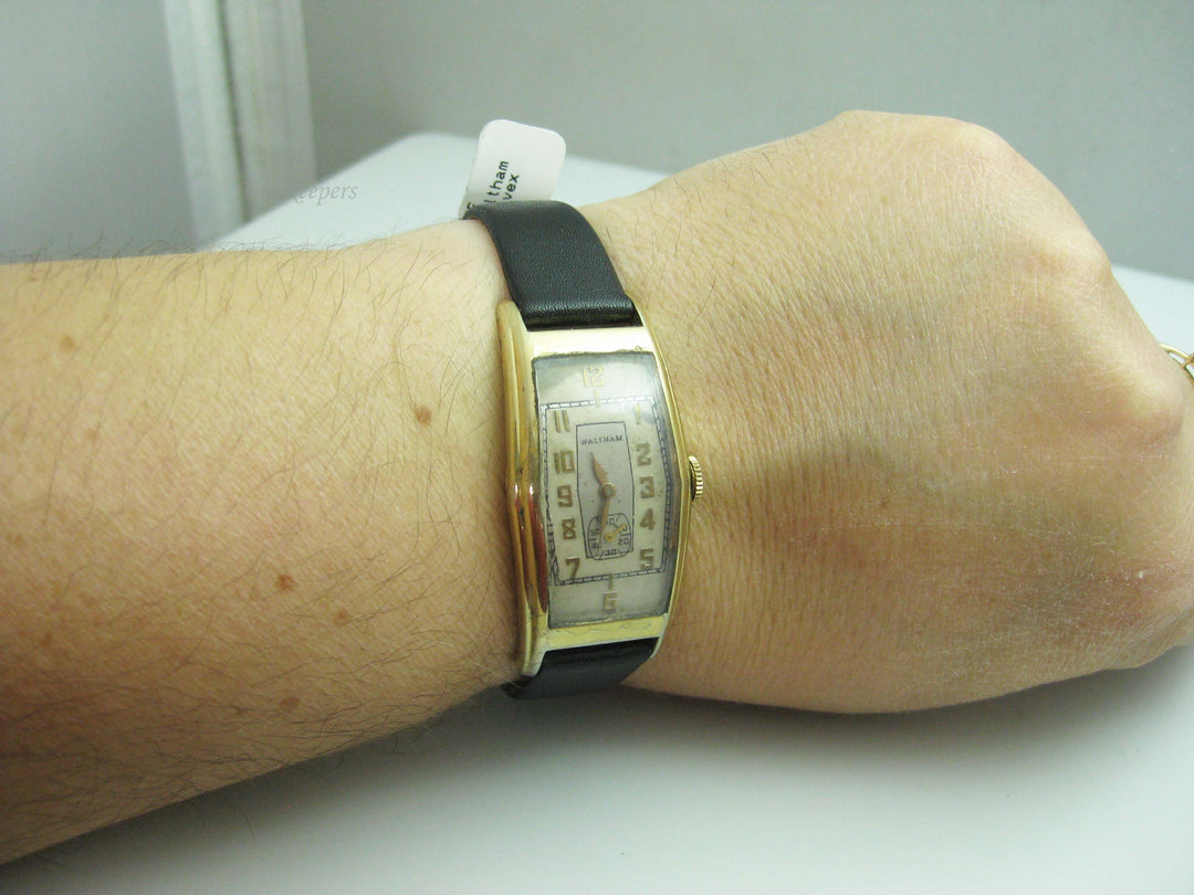 b702 Men's Vintage 10kt Gold Filled Waltham Curved Mechanical Wristwatch