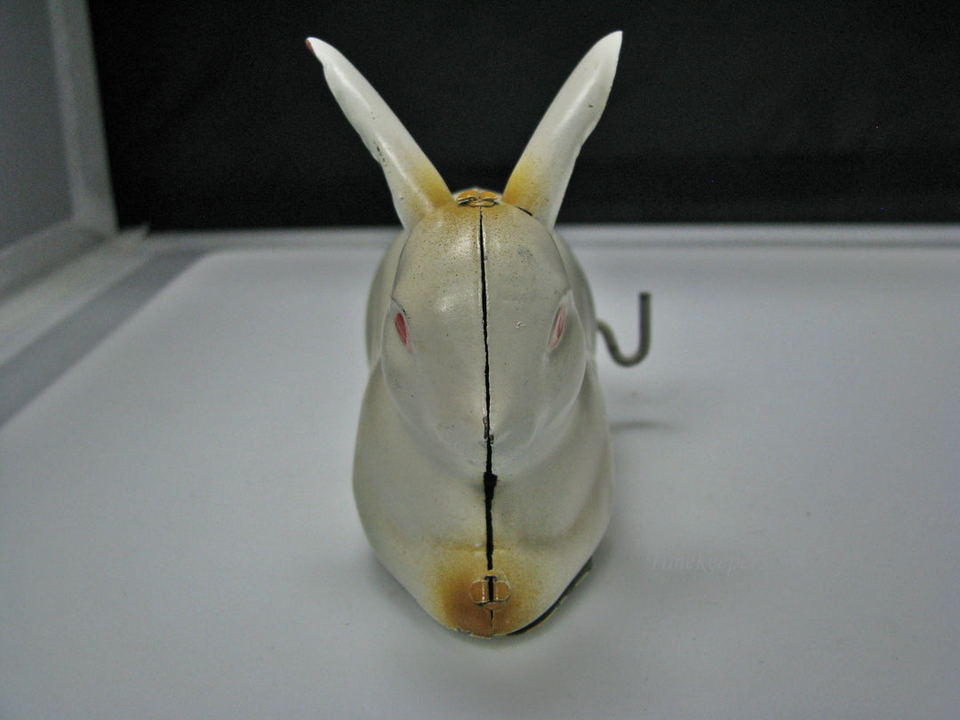 H139 Lovely Bunny Wind Up Toy with Key from 1950's