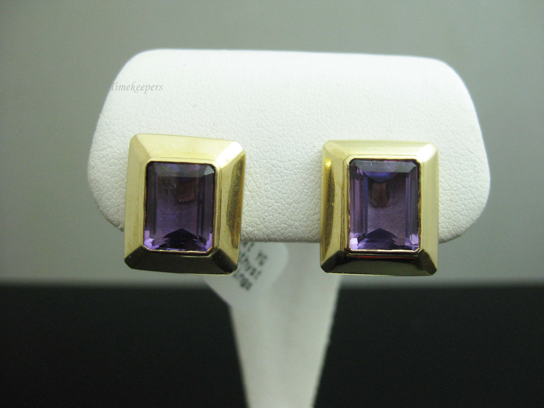 b753 Beautiful 18kt Yellow Gold Squared Amethyst Lever Back Earrings