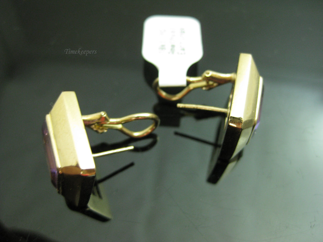 b753 Beautiful 18kt Yellow Gold Squared Amethyst Lever Back Earrings