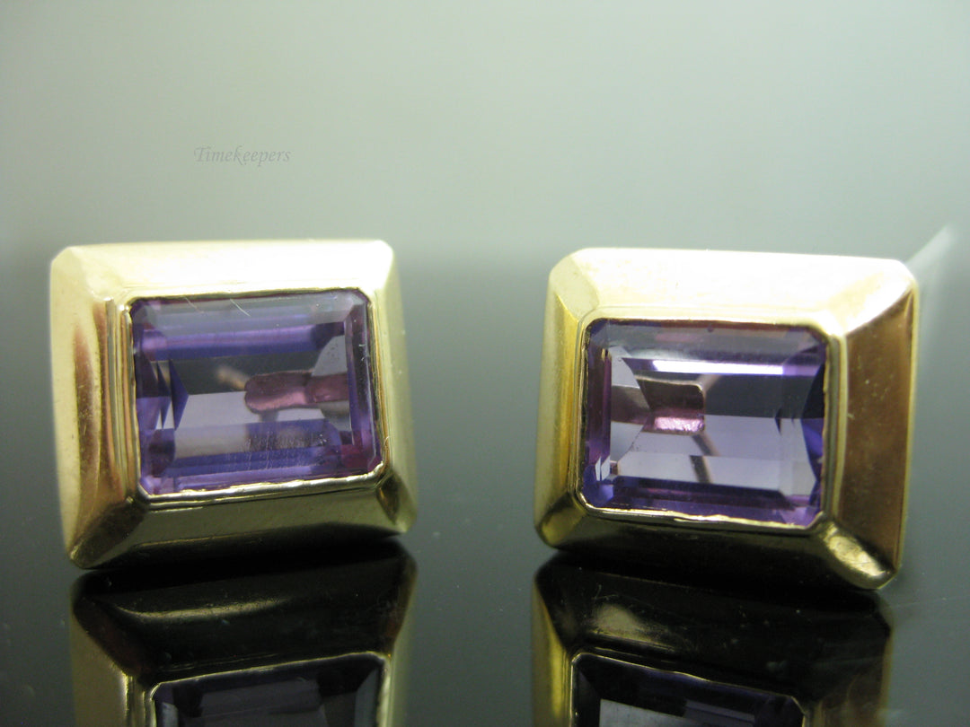 b753 Beautiful 18kt Yellow Gold Squared Amethyst Lever Back Earrings