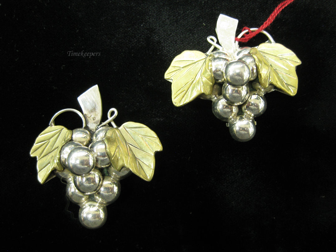 b756 Vintage Sterling Silver Grape Clip On Earrings and Pendant Brooch Pin Set