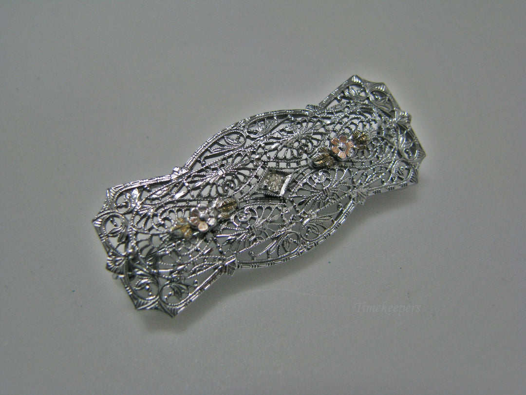 H158 Stunning 10k White Gold Filigree Pin / Brooch with Diamond in the Center