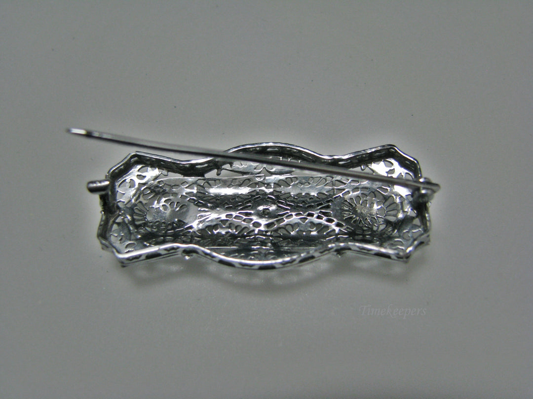 H158 Stunning 10k White Gold Filigree Pin / Brooch with Diamond in the Center