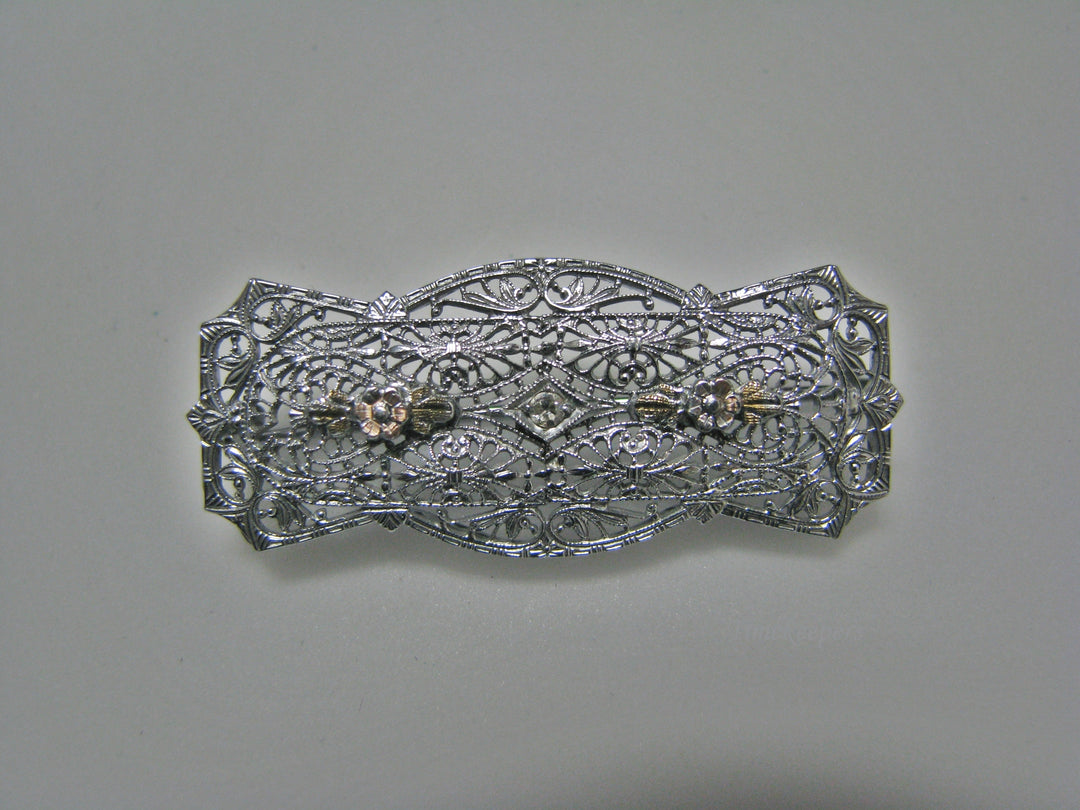 H158 Stunning 10k White Gold Filigree Pin / Brooch with Diamond in the Center