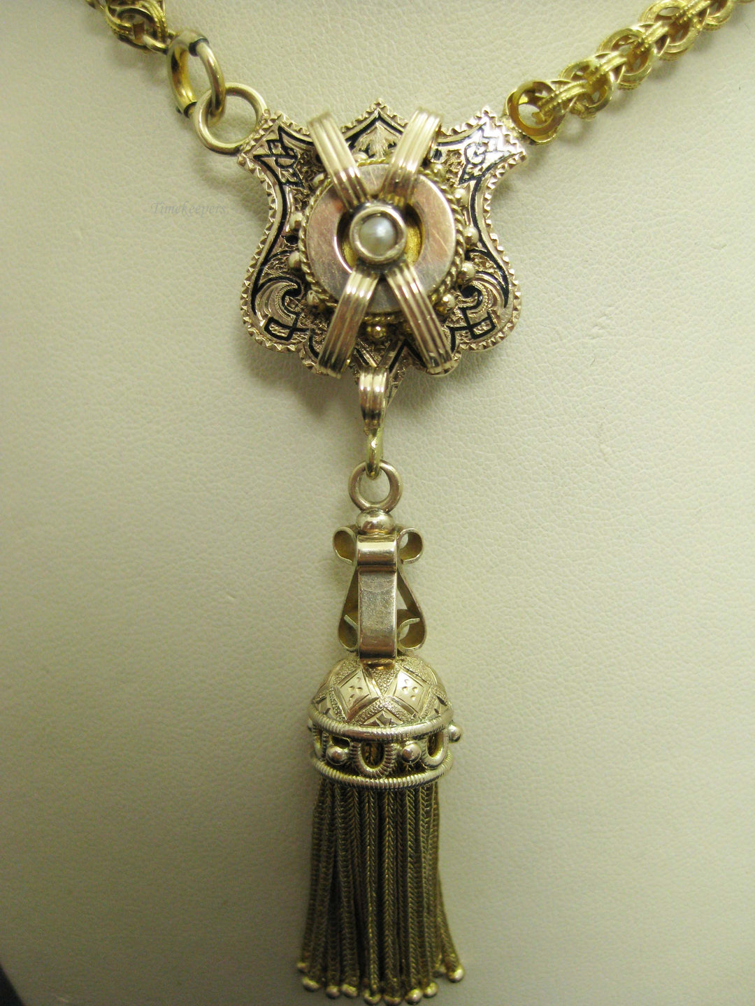 b801 Antique 14kt Yellow Gold Rolo Style Chain with Attached 10kt Yellow Gold Slide and Dangle Pendant