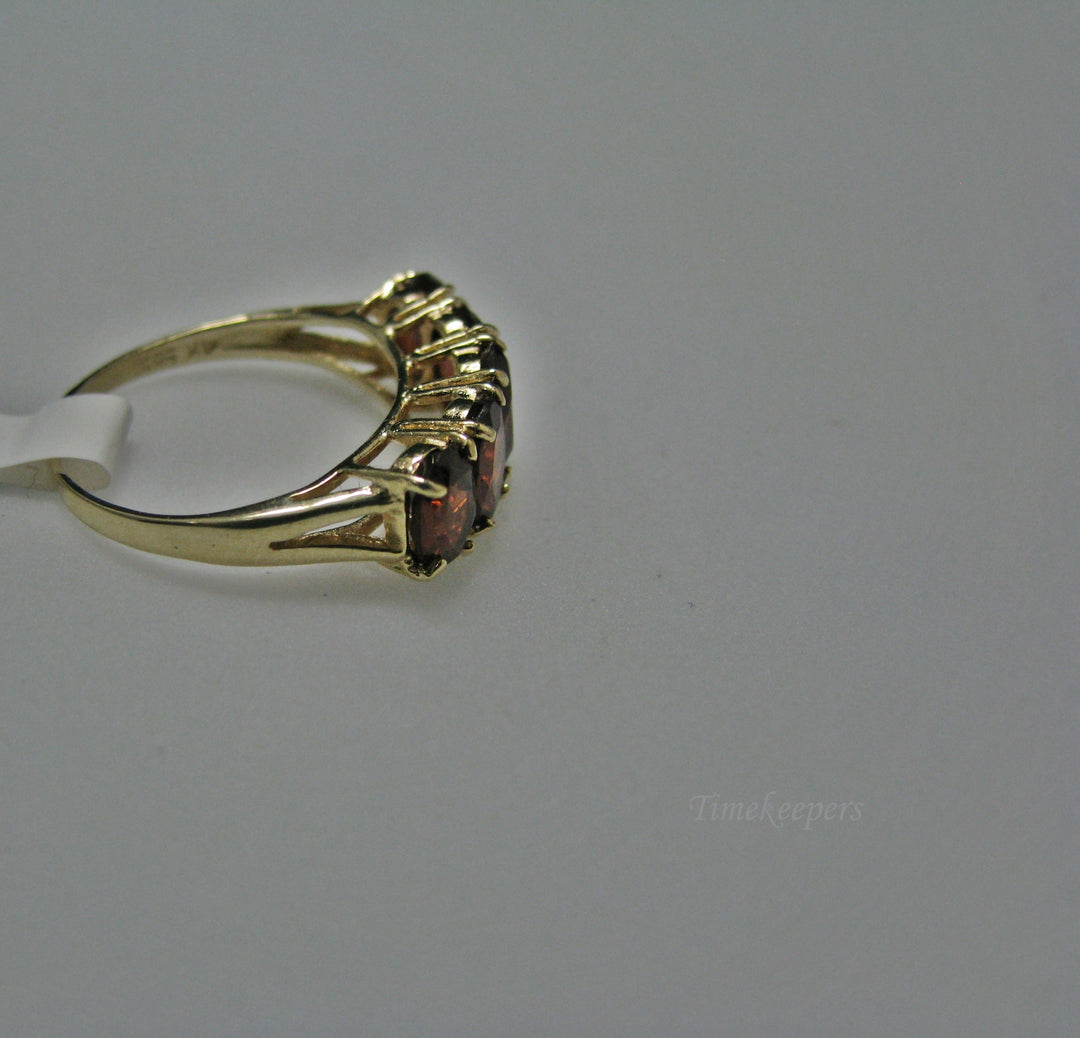 H178 Lovely 14k Lab Created Red Stone Ring