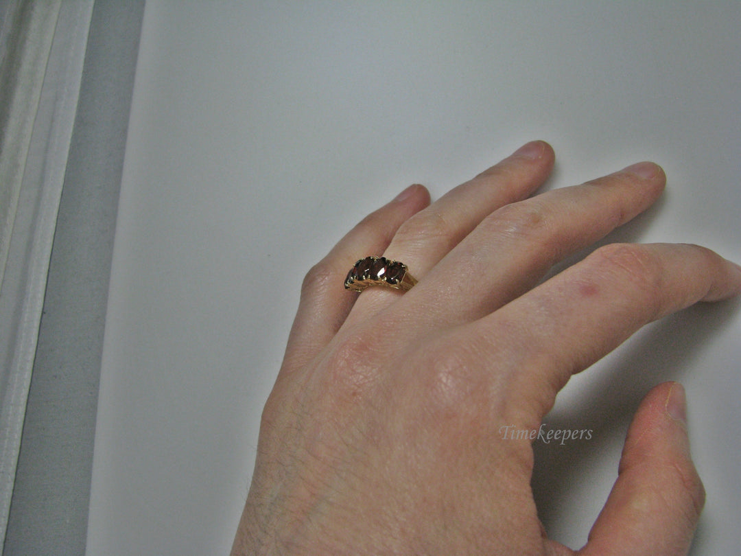 H178 Lovely 14k Lab Created Red Stone Ring