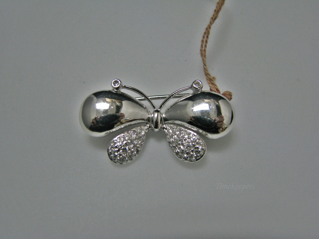 H176 Gorgeous Butterfly in 18k White Gold Pin/Brooch with Diamonds