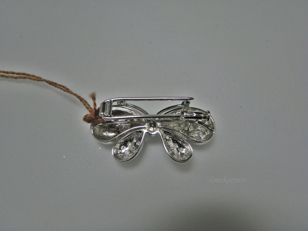 H176 Gorgeous Butterfly in 18k White Gold Pin/Brooch with Diamonds