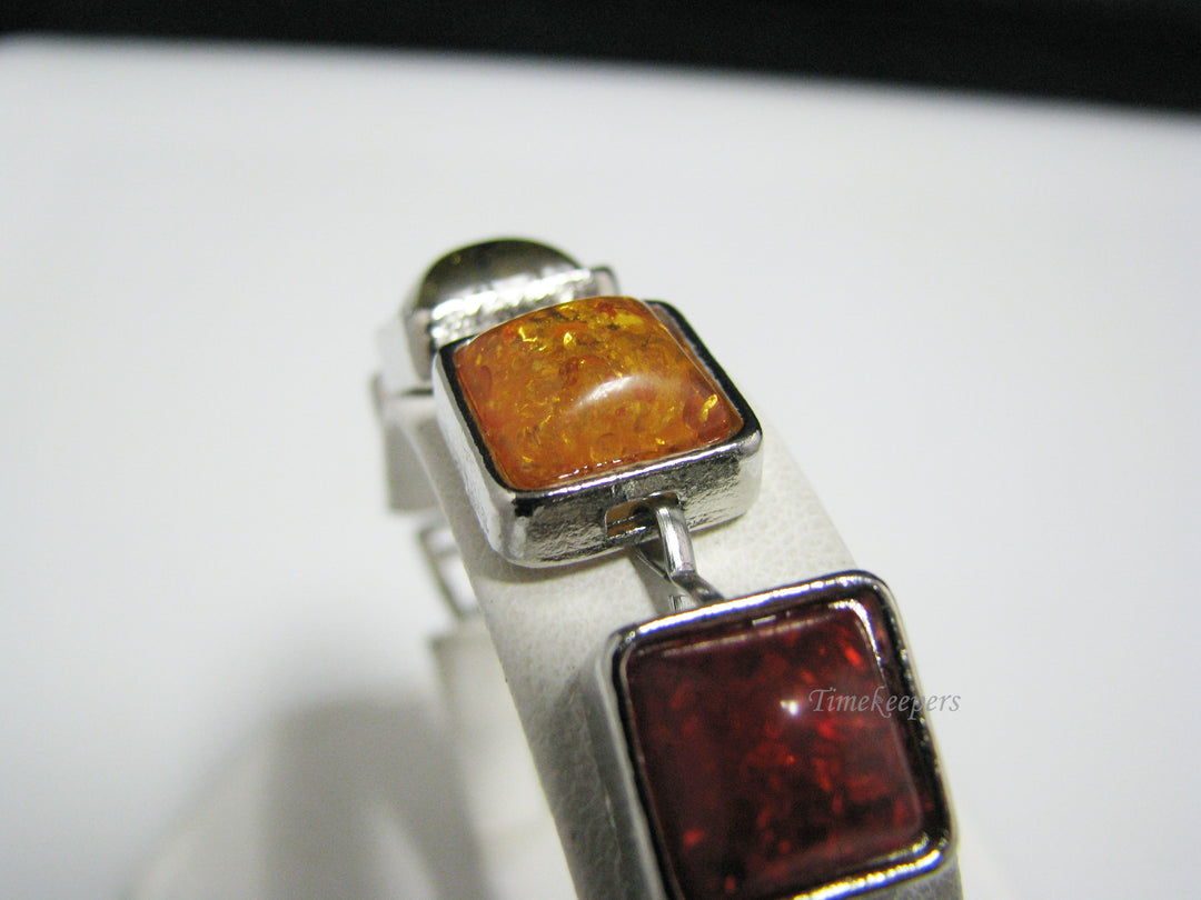 j046 Retro Silver Tone Bracelet With Sparkly Acrylic Stones