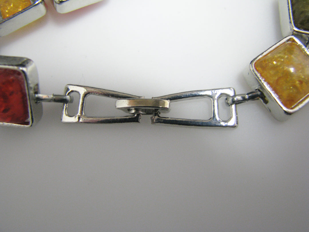 j046 Retro Silver Tone Bracelet With Sparkly Acrylic Stones