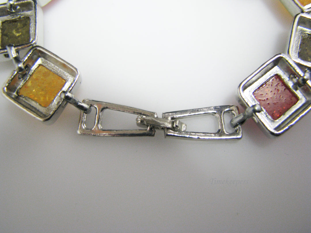 j046 Retro Silver Tone Bracelet With Sparkly Acrylic Stones