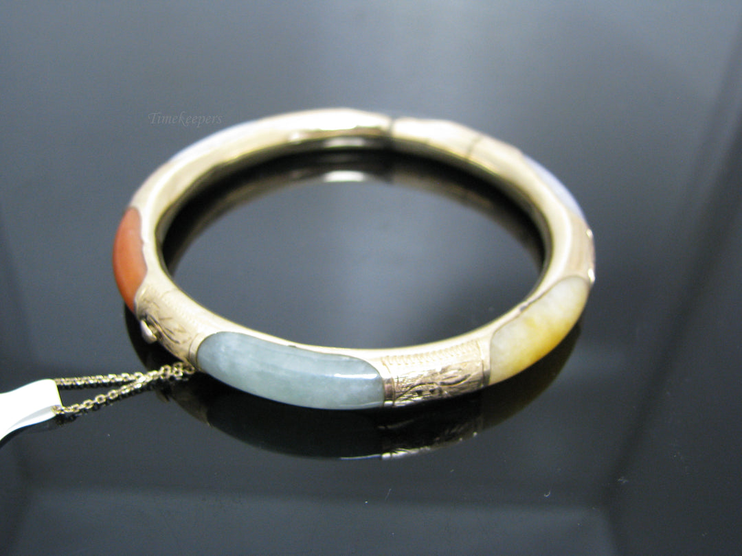 b806 Beautiful 14kt Yellow Gold Multi-Colored Jade Bangle Bracelet