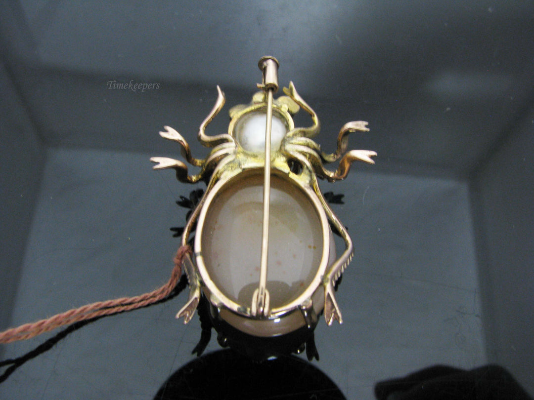 b810 Cute 1940s 14kt Yellow Gold Pearl and Orange Chalcedony Bug Pin