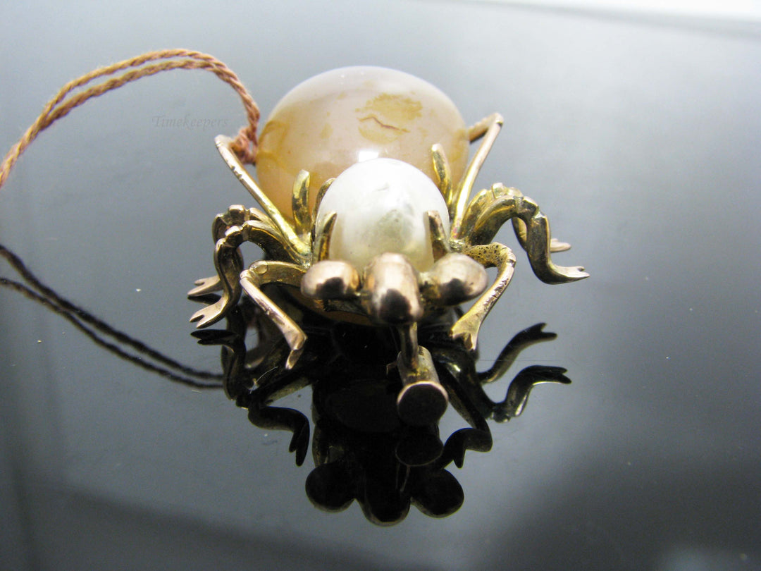 b810 Cute 1940s 14kt Yellow Gold Pearl and Orange Chalcedony Bug Pin