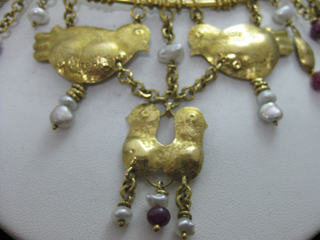g275 Very Unique Handmade 18kt Yellow Gold Misani Milan Bird Necklace with Pearls and Garnets