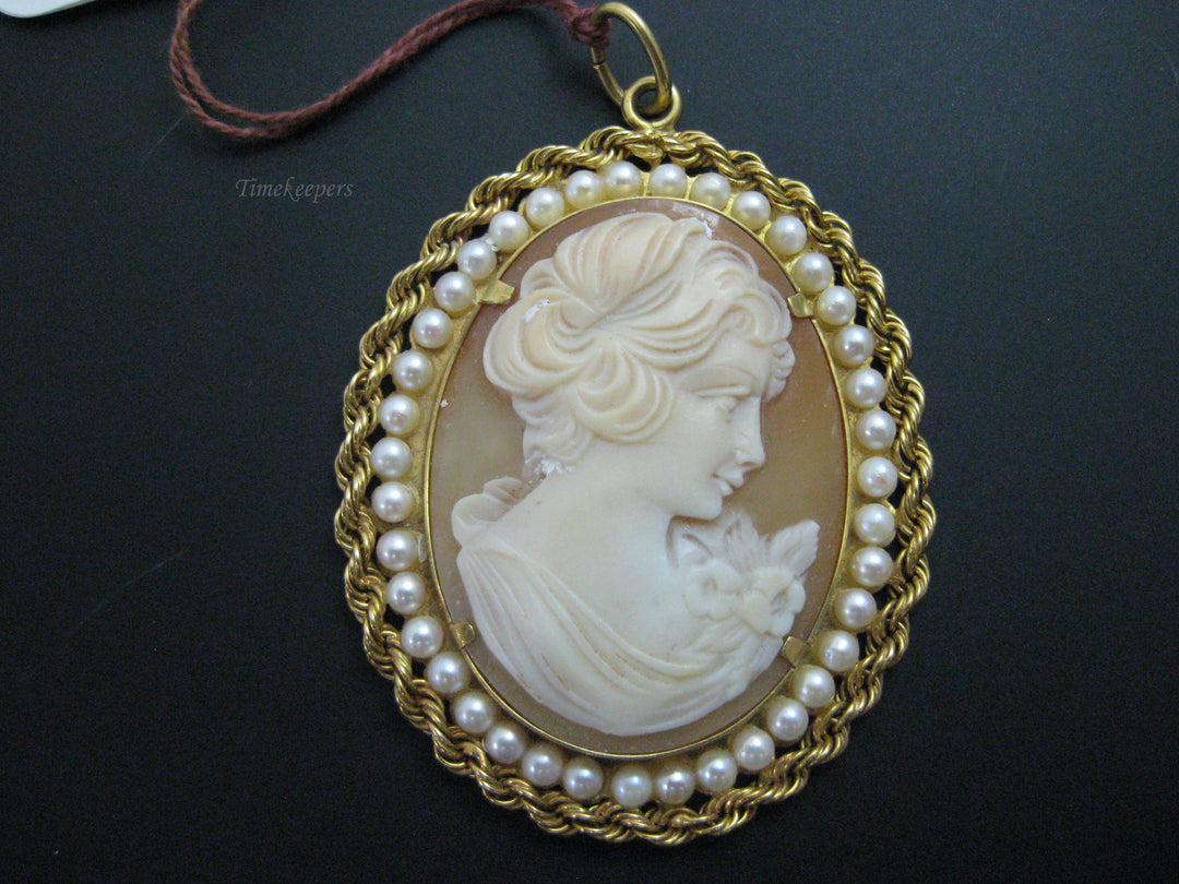 g280 Gorgeous Vintage 18kt Yellow Gold Cameo Pendant with Freshwater Pearls