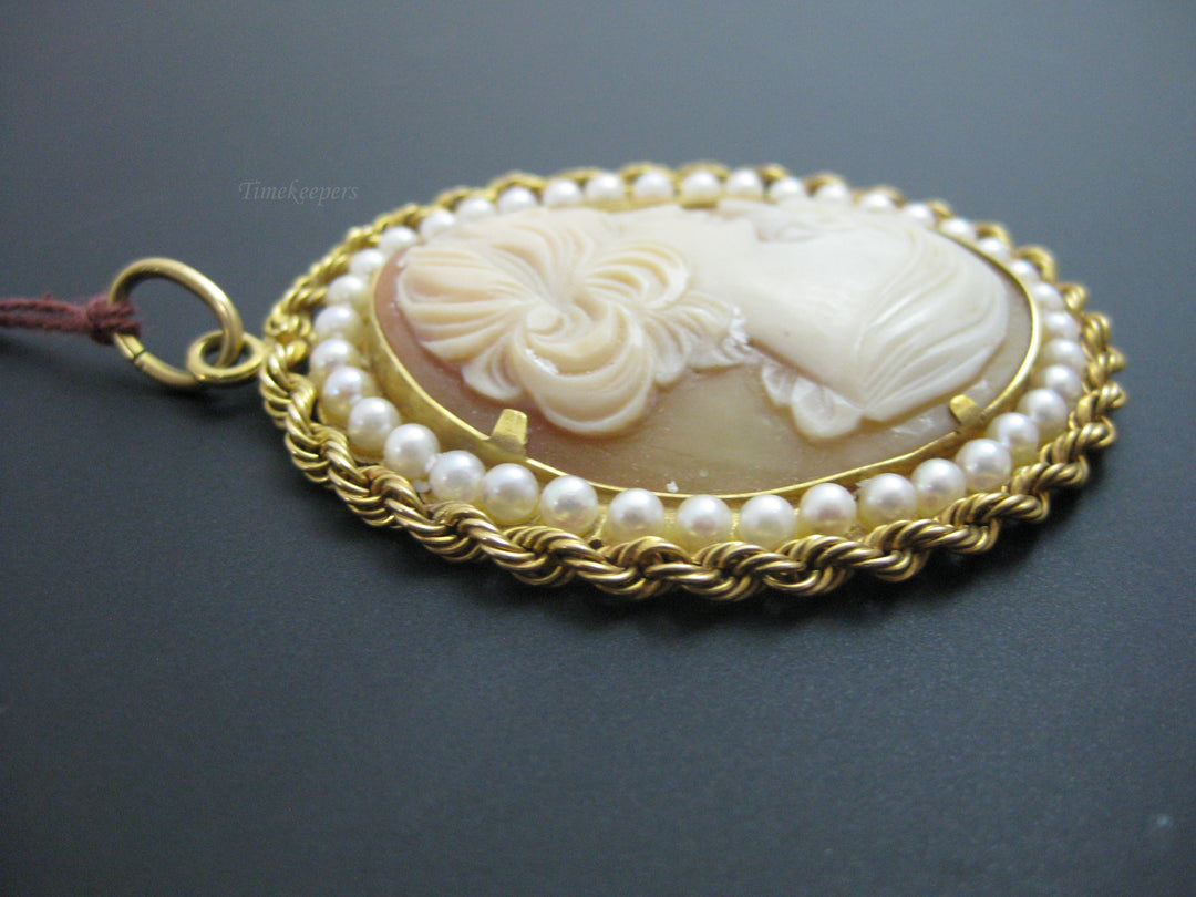 g280 Gorgeous Vintage 18kt Yellow Gold Cameo Pendant with Freshwater Pearls