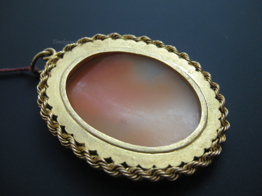 g280 Gorgeous Vintage 18kt Yellow Gold Cameo Pendant with Freshwater Pearls