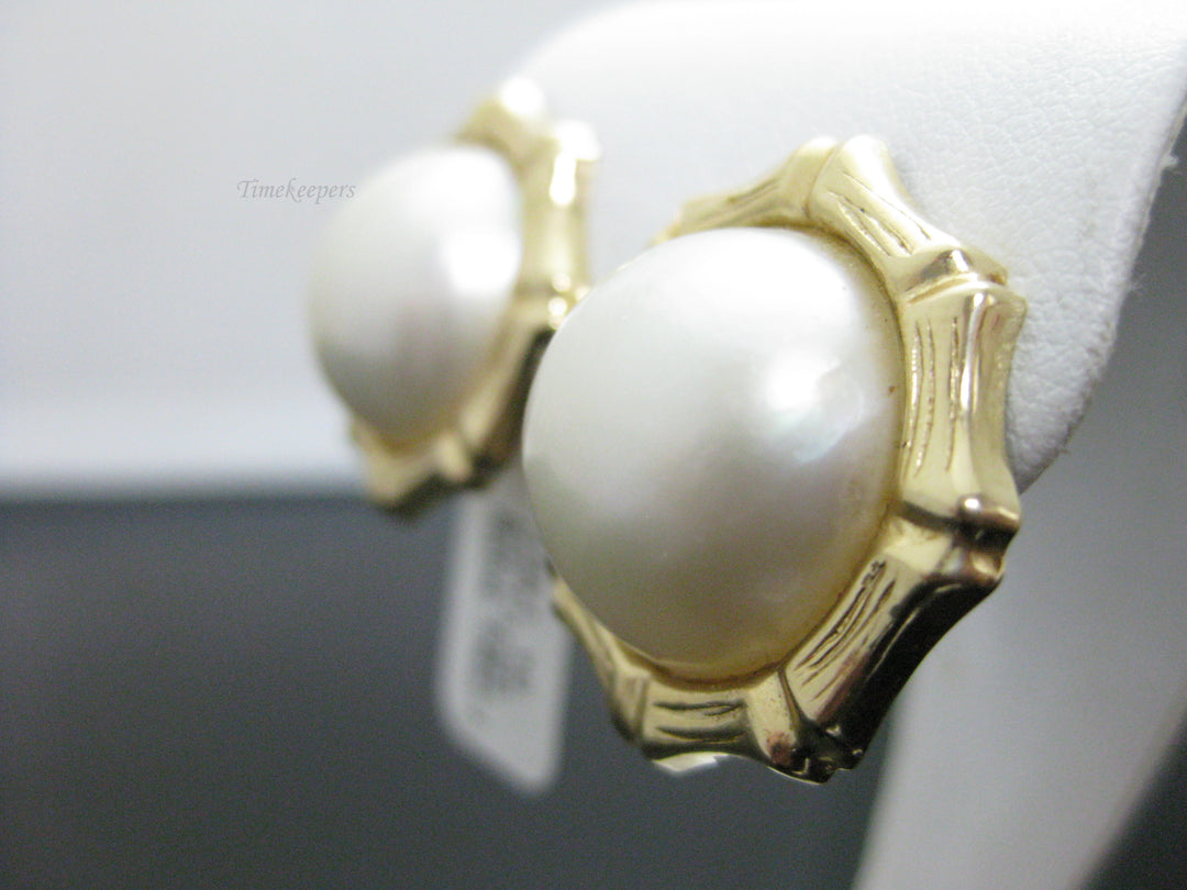 g294 Beautiful 14kt Yellow Gold Mabe Pearl Earrings
