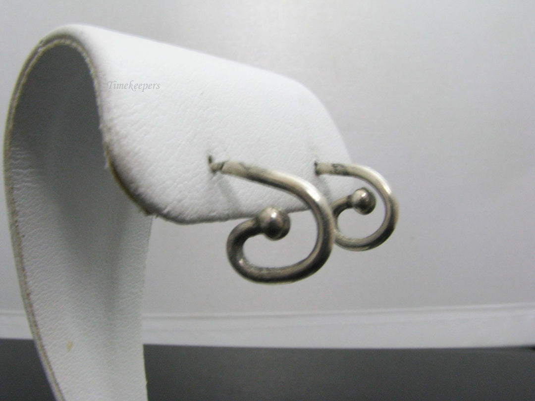 b826 Swirled Sterling Silver Earring Studs