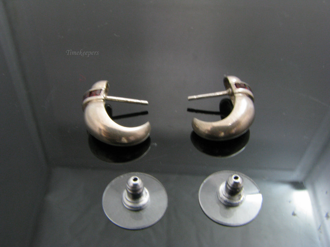 b827 Dainty Sterling Silver and Garnet Earring Studs