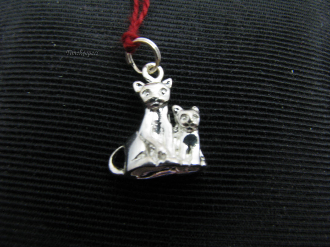 b833 Adorable Sterling Silver Mama and Kitten Charm or Pendant