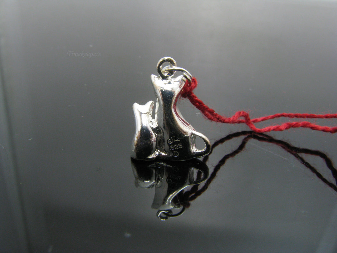 b833 Adorable Sterling Silver Mama and Kitten Charm or Pendant