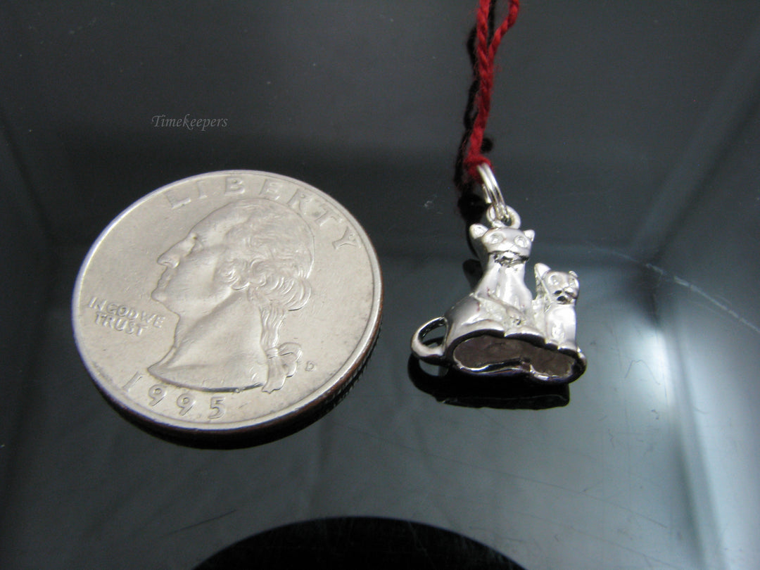 b833 Adorable Sterling Silver Mama and Kitten Charm or Pendant