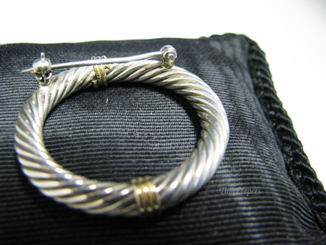 j079 Unique Round Twisted Sterling Silver 2 Tone Brooch with 2 Dark Blue Stones