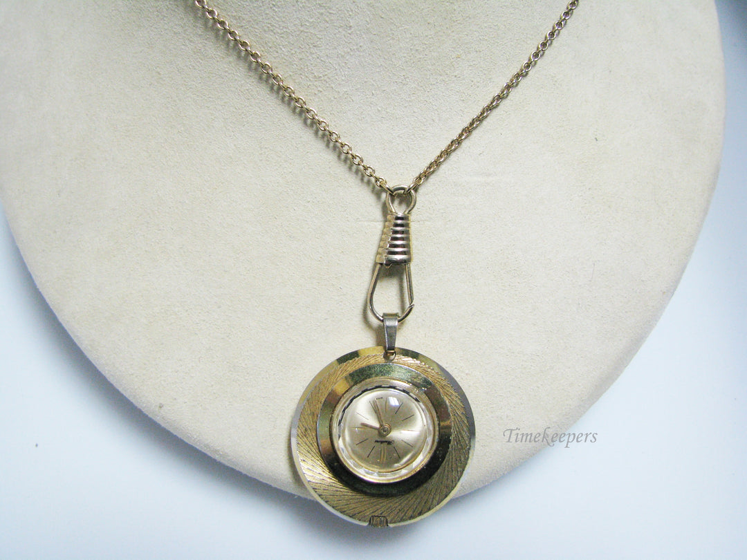 j094 Vintage Hawthorne Pendant watch with 28" Chain in Gold Tone