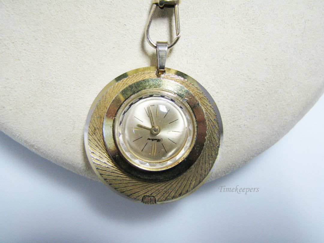 j094 Vintage Hawthorne Pendant watch with 28" Chain in Gold Tone
