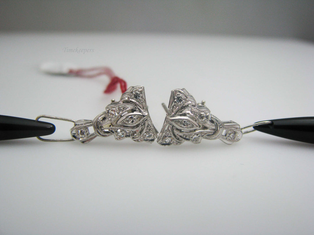 b466 Beautiful 14kt White Gold Diamond and Briolette Drop Earrings