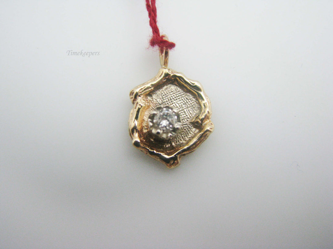 b465 Unique 14kt Yellow Gold Diamond Pendant