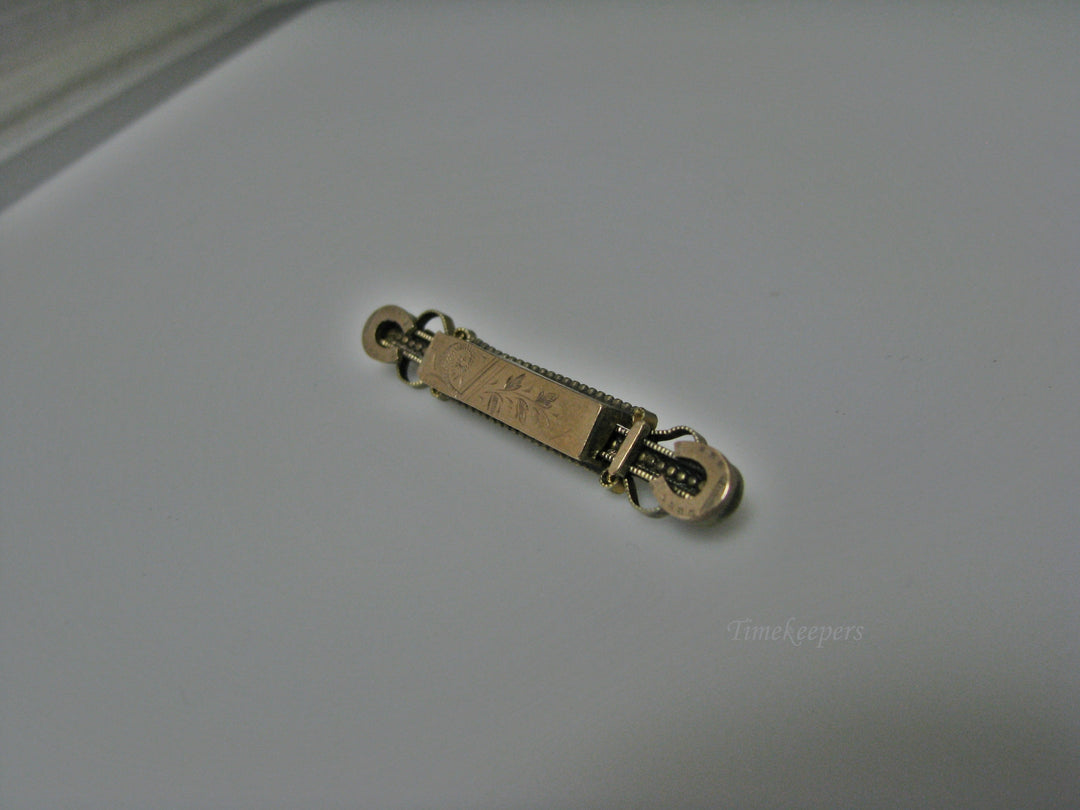 H190 Stunning Brooch/ Pin with flowery design in 9K and Gold Filled