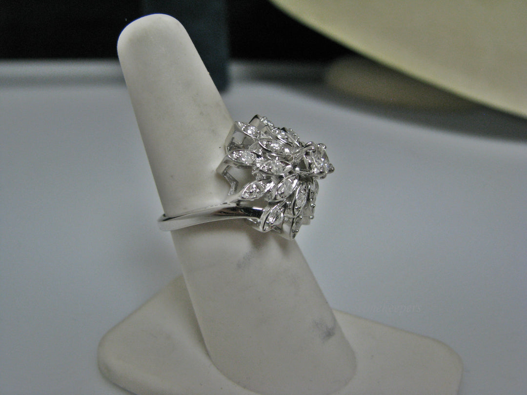 H194 Gorgeous Flower Shaped Multiple Diamond Ring in 14k White Gold