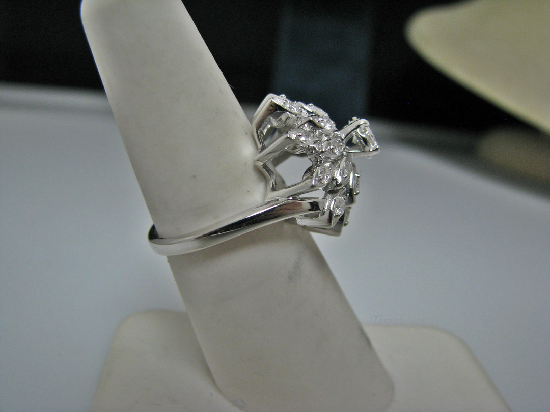 H194 Gorgeous Flower Shaped Multiple Diamond Ring in 14k White Gold