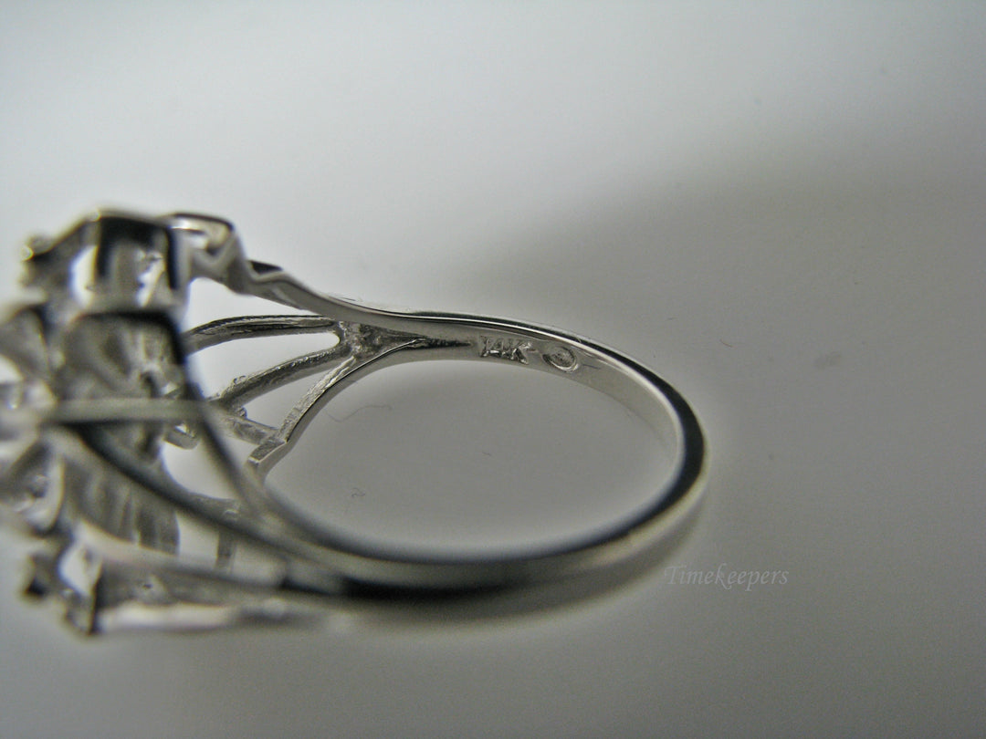 H193 Stunning Flower Shaped Multiple Diamond Ring in 14k White Gold