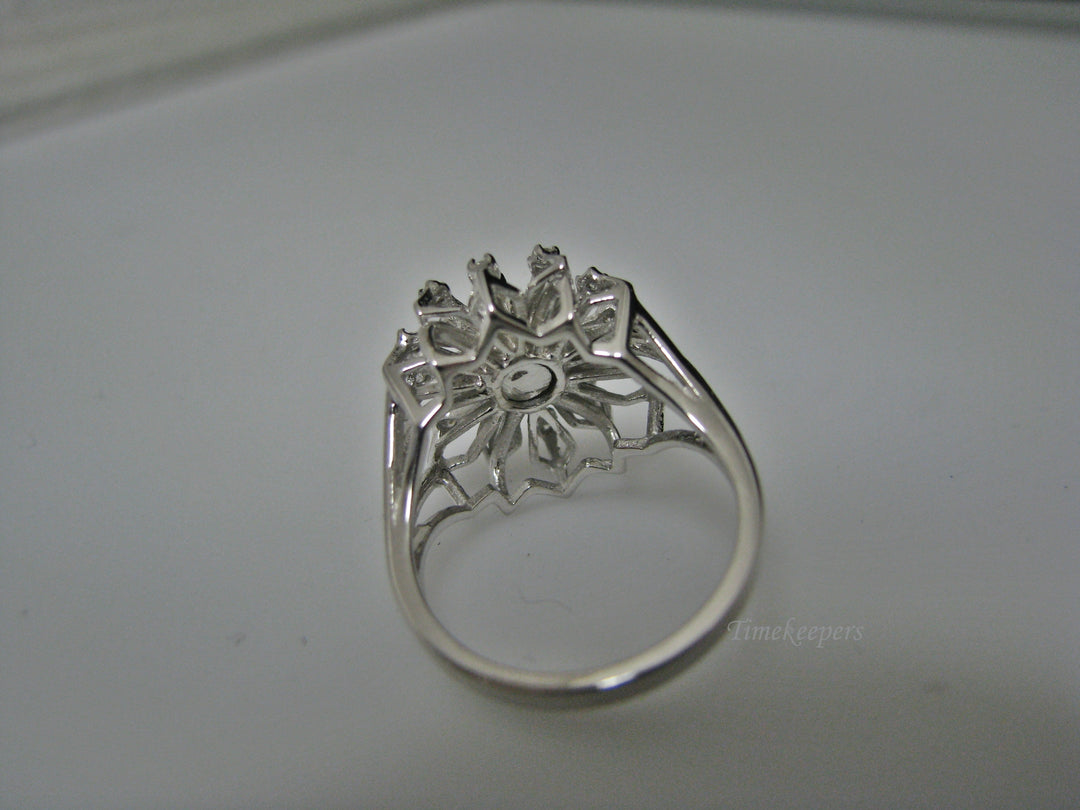H193 Stunning Flower Shaped Multiple Diamond Ring in 14k White Gold