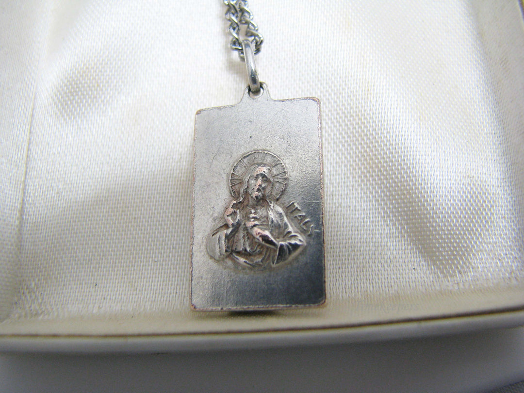j109 Silver tone Madonna and Jesus Pendant in Original Box