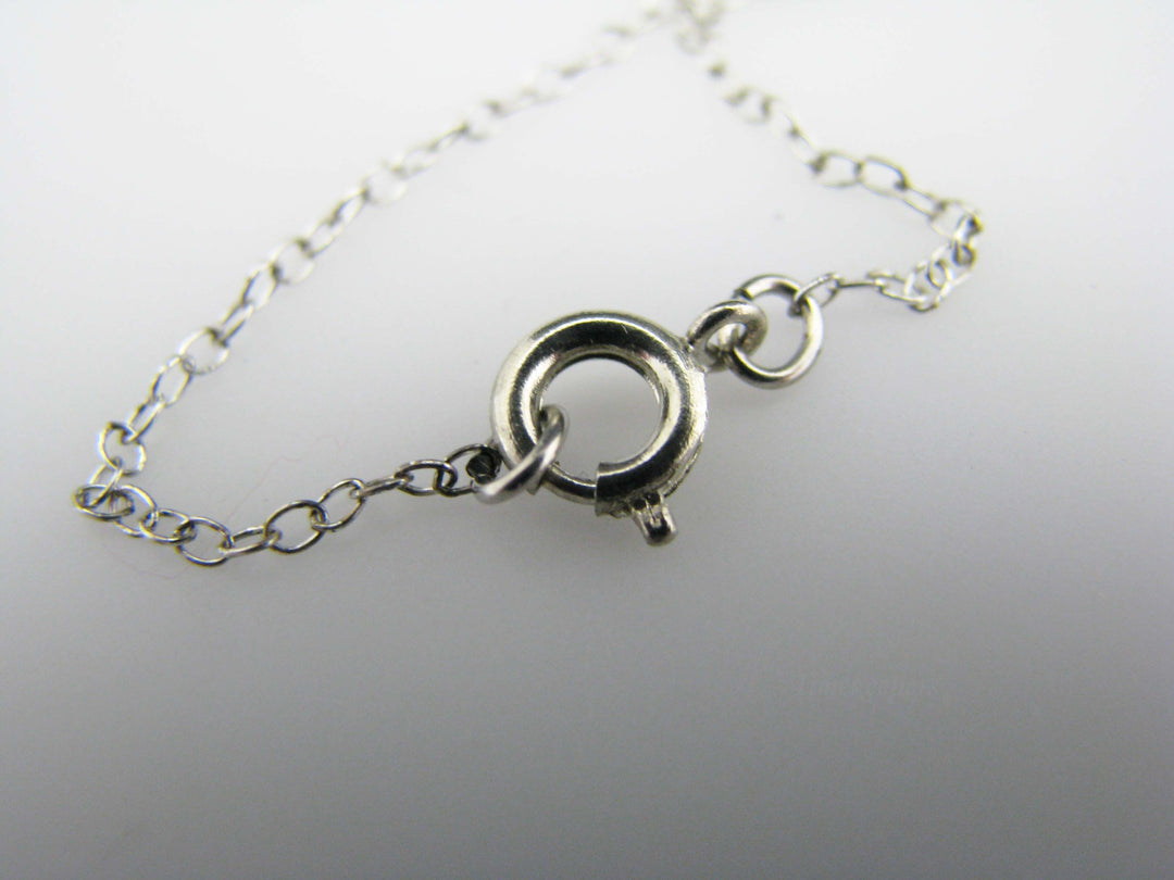 j111 Vintage Sterling Silver Silhouette Boy Head Pendant with Chain