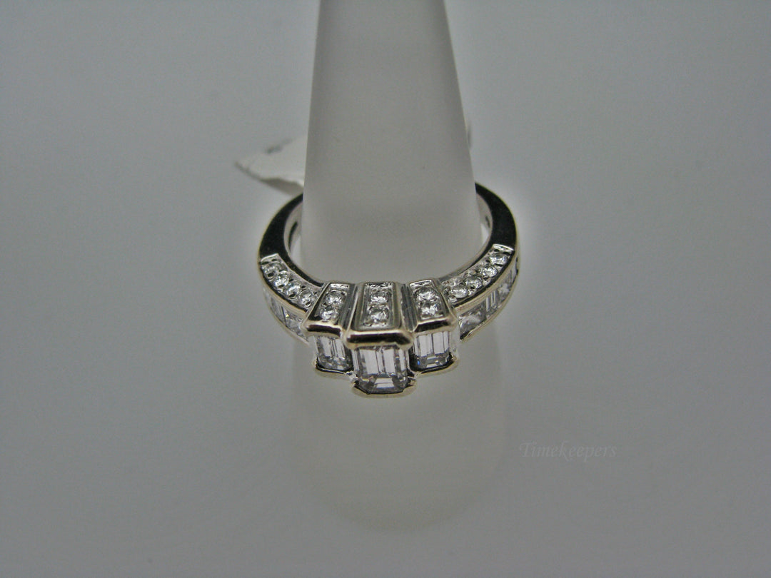 H226 Gorgeous 14k White Gold Engagement Ring Size 5.5 with Diamonds